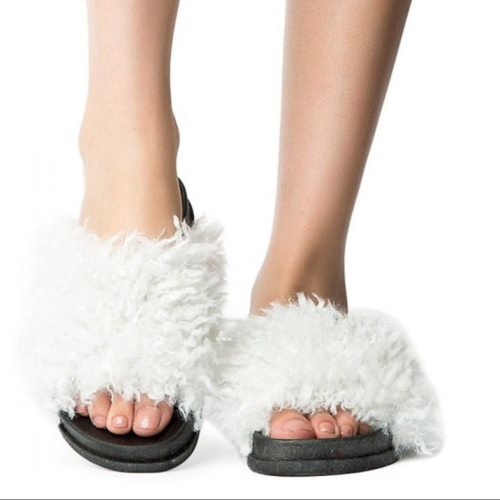 Moira Fur Slides by Cape Robbin
